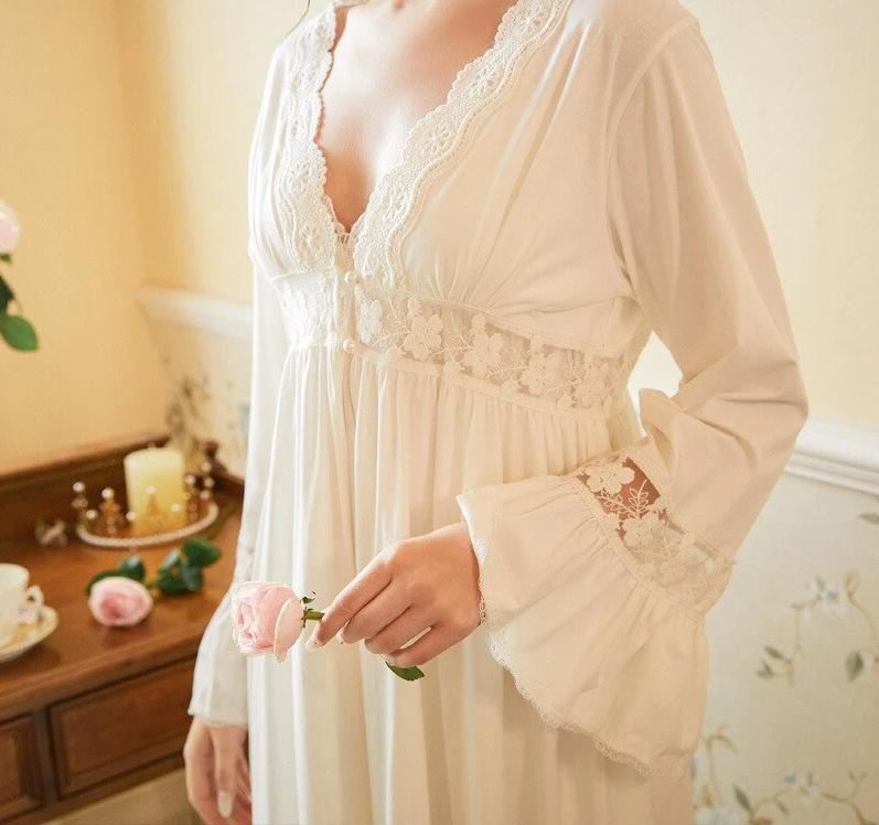 Vintage Robe, Peignoir set, Nightgown Set, Princess Robe, 2 Pc romantic Bride Robe, C35YN