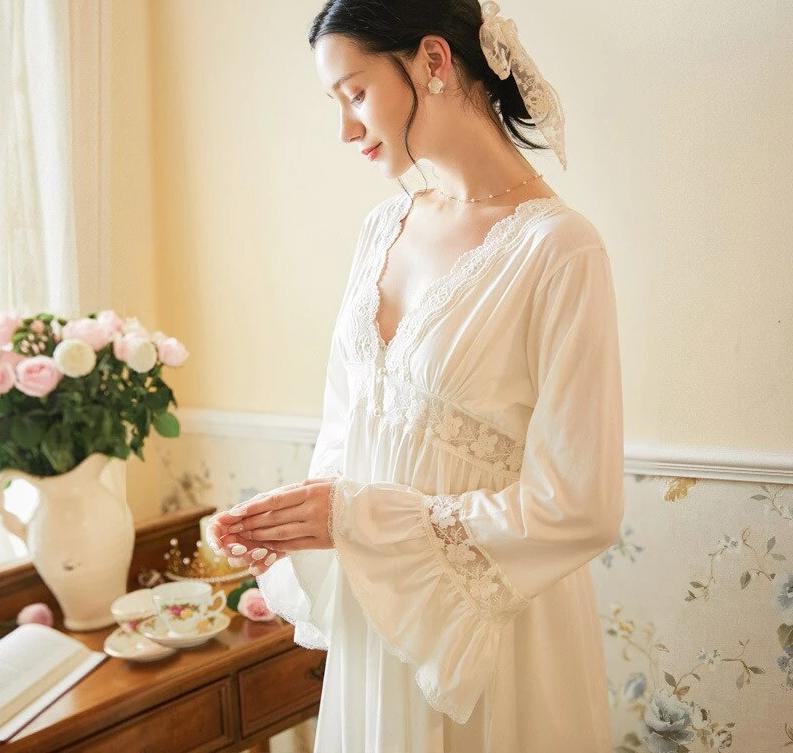 Vintage Robe, Peignoir set, Nightgown Set, Princess Robe, 2 Pc romantic Bride Robe, C35YN