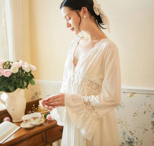 Vintage Robe, Peignoir set, Nightgown Set, Princess Robe, 2 Pc romantic Bride Robe, C35YN